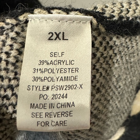 The Alleman Floral Cardigan in Black in 2xl - Picture 6 of 6